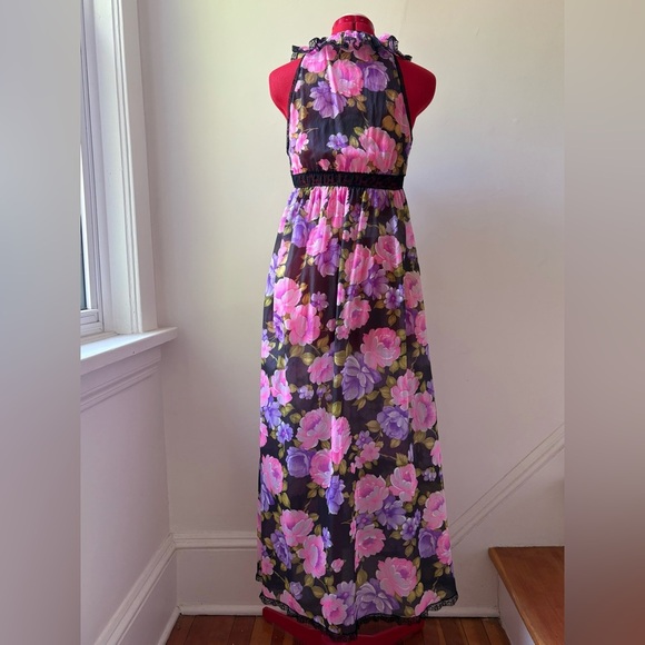 Vintage Floral Lingerie​ - Picture 2 of 12